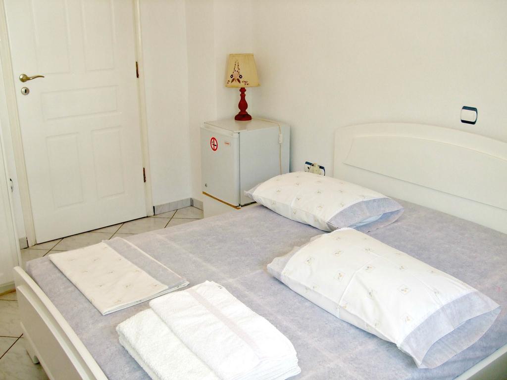 Kristallia Rooms โมนาสติรากี ห้อง รูปภาพ
